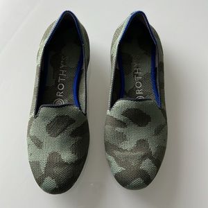 Rothy’s The Loafer in Green Camo size 7